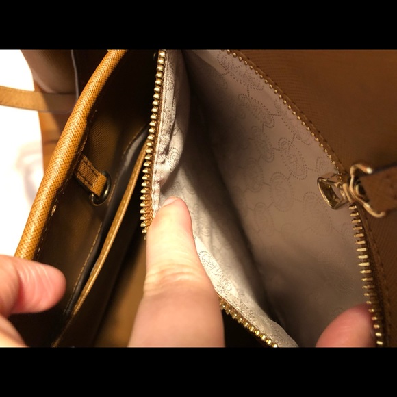 Michael Kors Large Tote - Picture 8 of 8